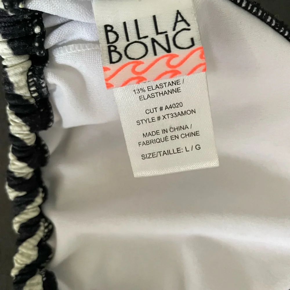 Used excellent condition-Billabong bikini top size large - Picture 7 of 10